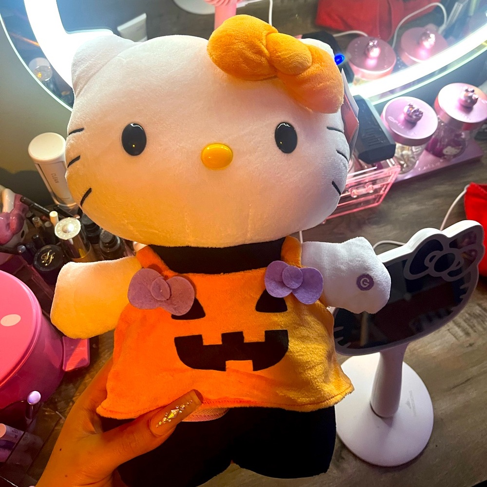SOLD‼️Hello Kitty Halloween side stepper